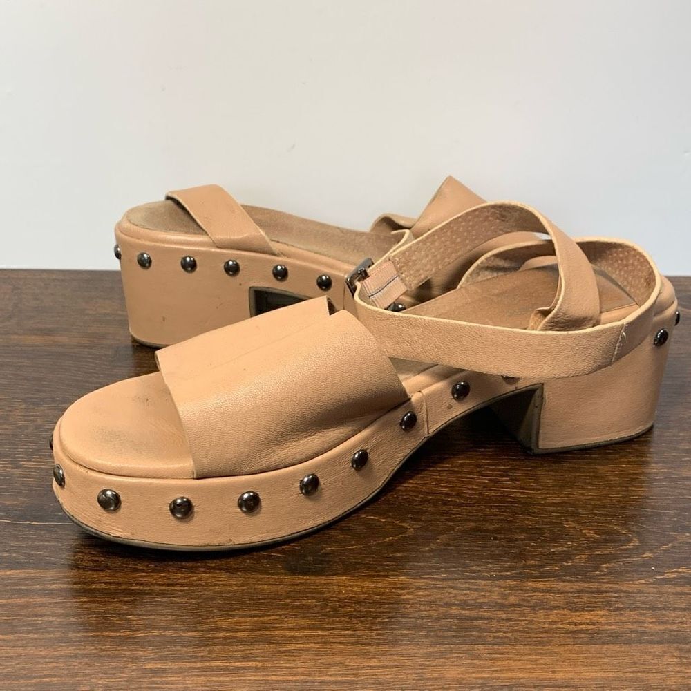 Seychelles platform silver brad strappy sandal size 9.5